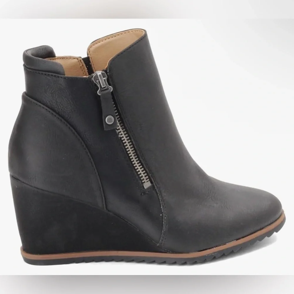 Naturalizer Soul Women's Haley Wedge Ankle Bootie